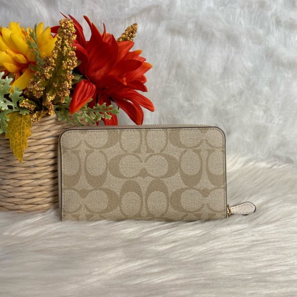 COACH MEDIUM ZIP AROUND WALLET IN SIGNATURE CANVAS - Picture 2 of 6